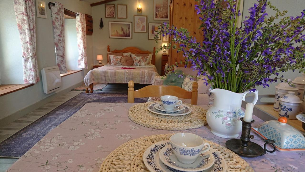 La Colline De Tilleul - Les Deux Puits - Cosy With Swimming Pool Near Aubeterre
