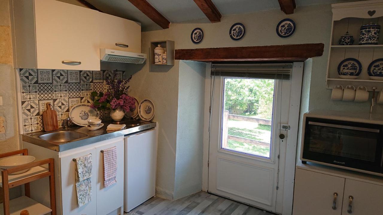 Ferienhaus La Colline De Tilleul - Les Deux Puits - Cosy With Swimming Pool Near Aubeterre Saint-Romain (Charente)