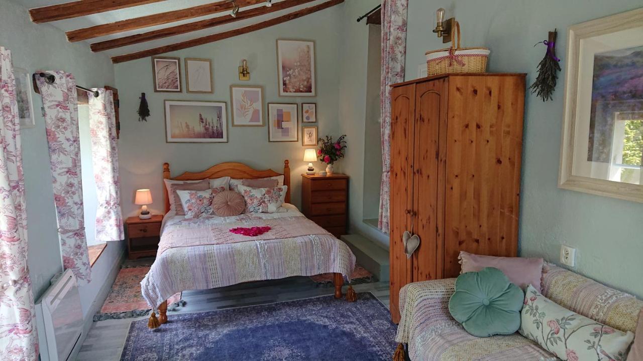 La Colline De Tilleul - Les Deux Puits - Cosy With Swimming Pool Near Aubeterre Saint-Romain (Charente)