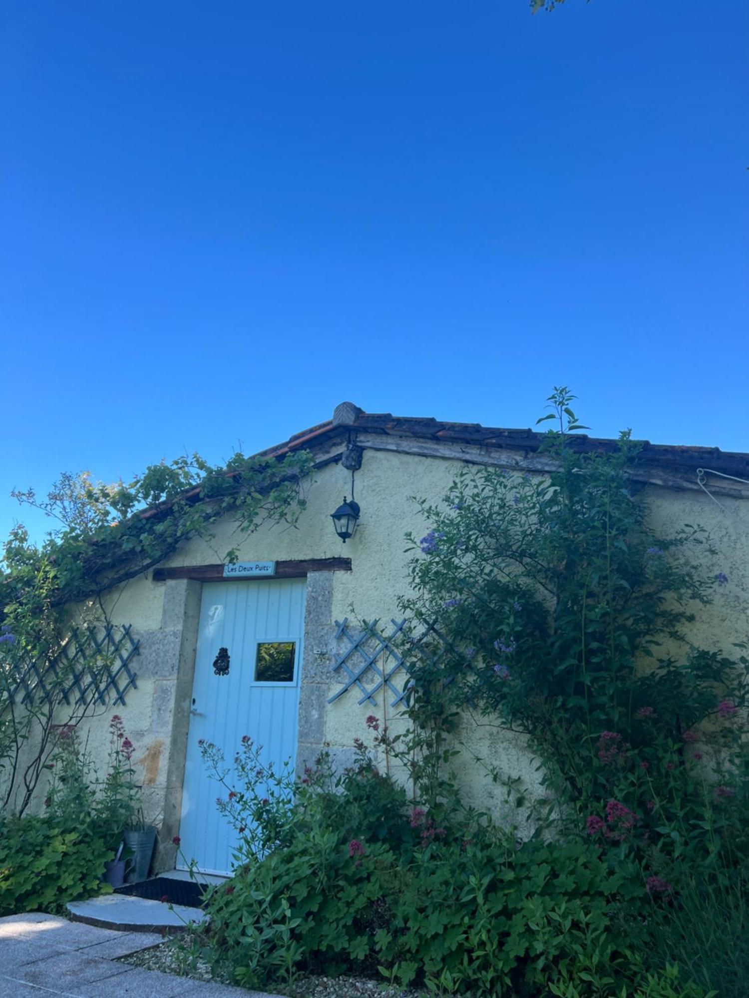 La Colline De Tilleul - Les Deux Puits - Cosy With Swimming Pool Near Aubeterre Saint-Romain (Charente)
