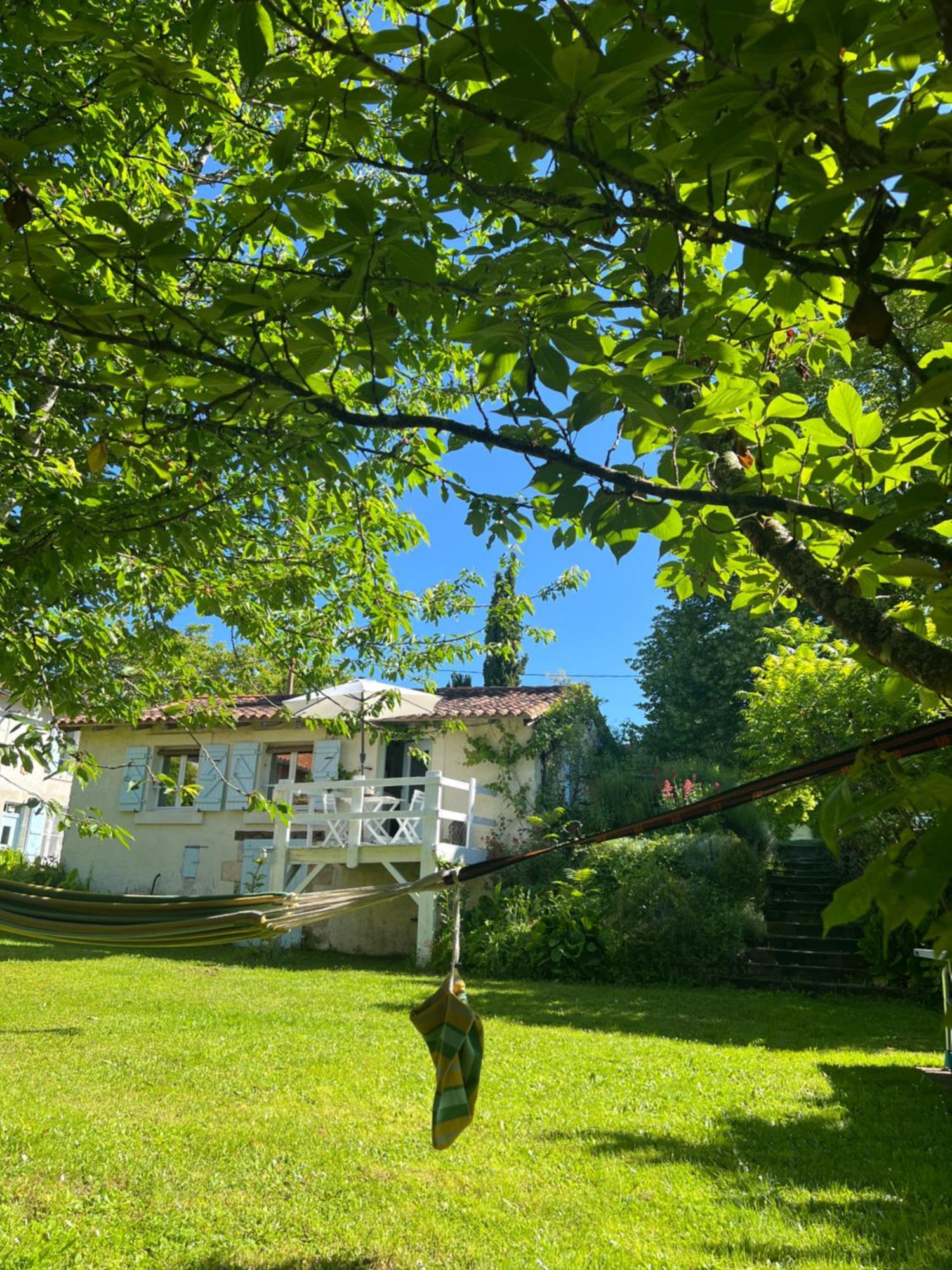 La Colline De Tilleul - Les Deux Puits - Cosy With Swimming Pool Near Aubeterre Saint-Romain (Charente)